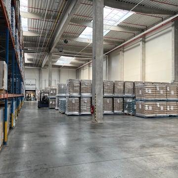 Warehouse space with logistics services in Zápy u Prahy.